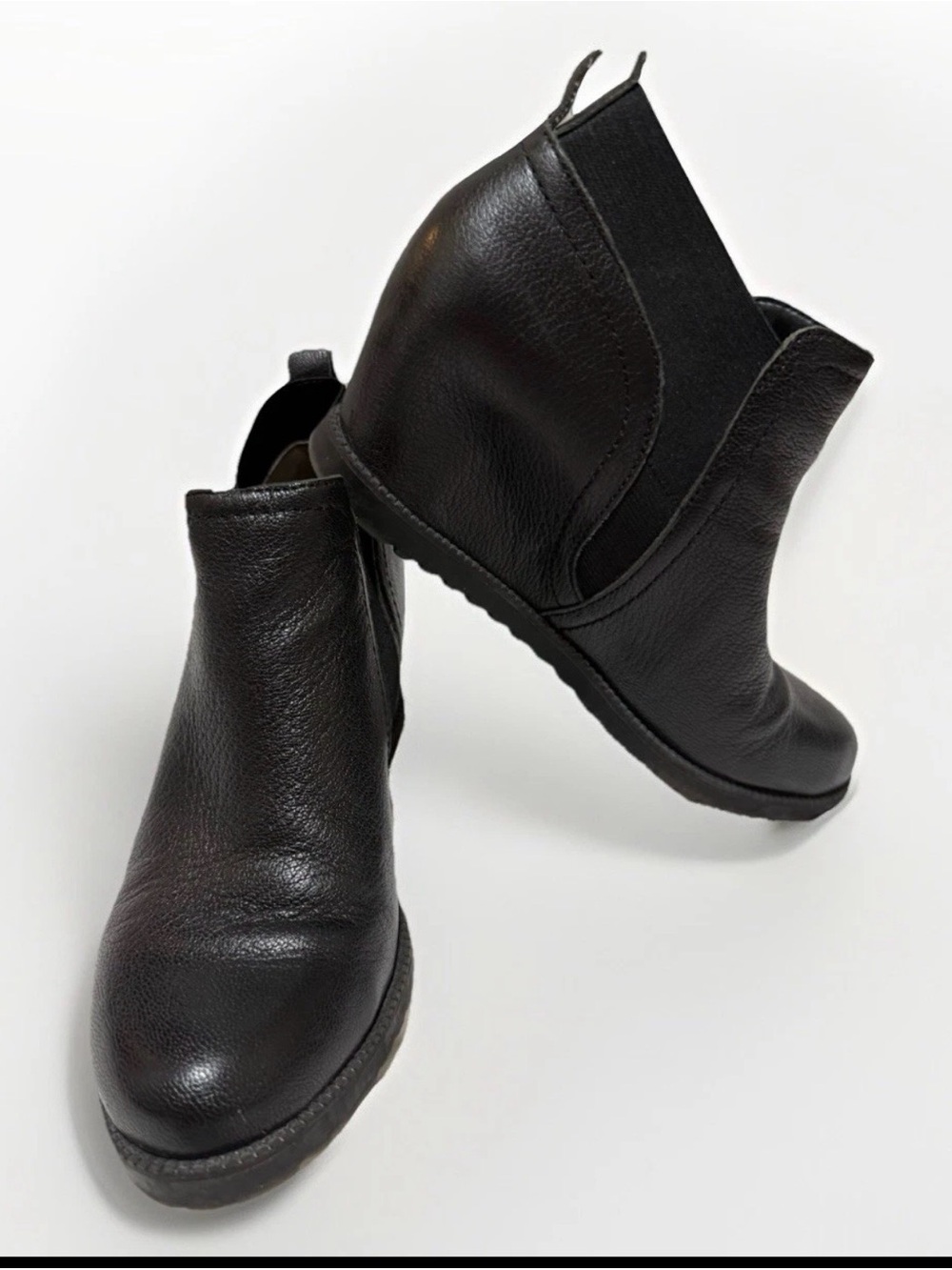 Naturalizer Daren’s black leather hidden wedge heel shoes ankle booies